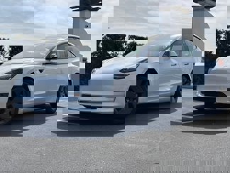 Used 2021 Tesla Model 3 Standard Range Plus image 1
