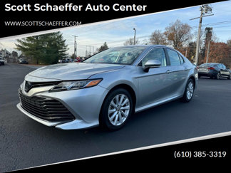 Used 2020 Toyota Camry LE image 1