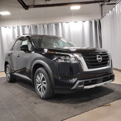 New 2025 Nissan Pathfinder SL image 1