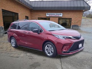 Used 2022 Toyota Sienna XSE image 1