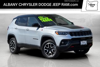 Used 2024 Jeep Compass Trailhawk image 1