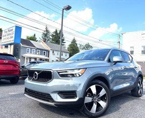 Used 2020 Volvo XC40 T5 Momentum w/ Protection Package Premier image 1