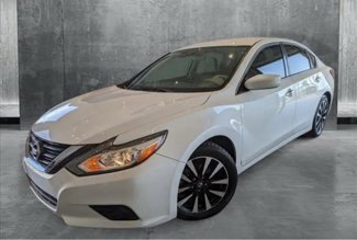 Used 2017 Nissan Altima 2.5 SV image 1