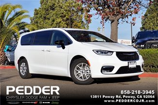 New 2025 Chrysler Pacifica Select image 1
