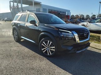 New 2025 Nissan Pathfinder Platinum image 1