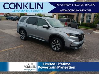New 2025 Honda Pilot Touring image 1