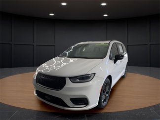 New 2024 Chrysler Pacifica Limited w/ S Appearance Package image 1
