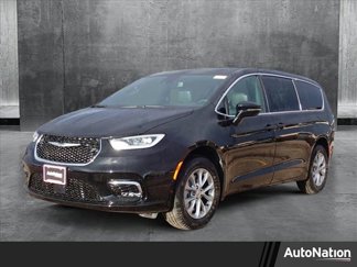 New 2025 Chrysler Pacifica Select image 1
