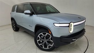 Used 2025 Rivian R1S Adventure image 1