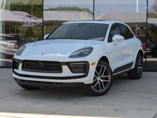 Certified 2024 Porsche Macan image 1