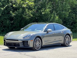New 2025 Porsche Panamera 4 image 1