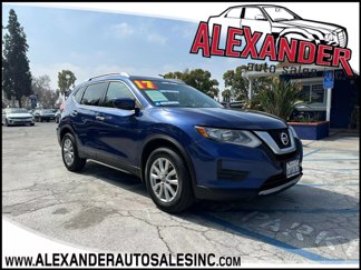 Used 2017 Nissan Rogue SV image 1
