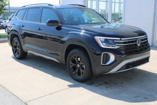 New 2026 Volkswagen Atlas Peak Edition image 1