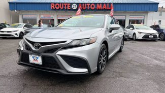 Used 2023 Toyota Camry SE image 1