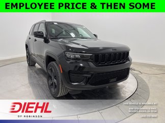 New 2025 Jeep Grand Cherokee Laredo image 1