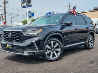 Used 2025 Honda Pilot Elite image 1