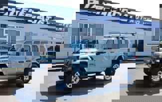 Used 2023 Jeep Wrangler Unlimited Rubicon w/ Cold Weather Group image 1