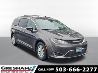 Used 2017 Chrysler Pacifica Touring-L image 1
