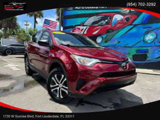 Used 2018 Toyota RAV4 LE image 1