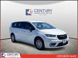 New 2026 Chrysler Pacifica Select image 1