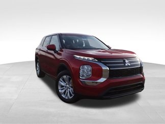 New 2025 Mitsubishi Outlander ES image 1
