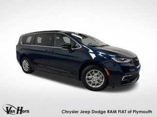 New 2025 Chrysler Pacifica Select image 1