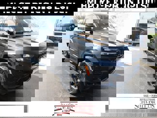 New 2025 Jeep Grand Cherokee Altitude image 1