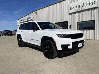 Used 2023 Jeep Grand Cherokee L Laredo image 1