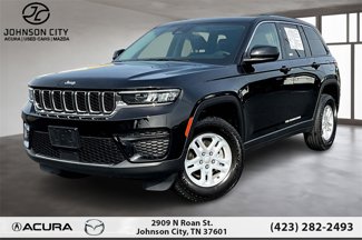 Used 2023 Jeep Grand Cherokee Laredo image 1