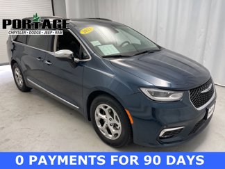 Used 2023 Chrysler Pacifica Limited image 1