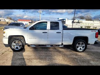 Used 2018 Chevrolet Silverado 1500 Custom w/ Custom Value Package image 1