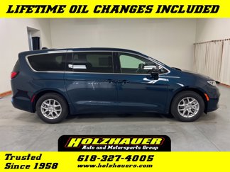 New 2025 Chrysler Pacifica Select image 1