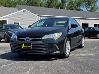 Used 2016 Toyota Camry LE image 1