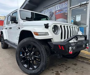 Used 2023 Jeep Wrangler Unlimited Sahara w/ Cold Weather Group image 1