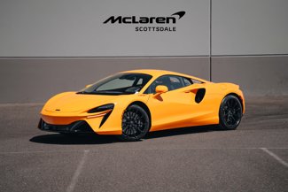 New 2025 McLaren Artura image 1