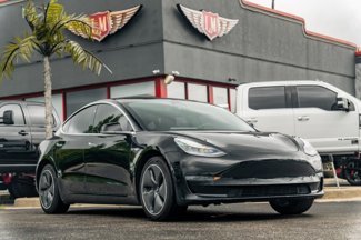 Used 2019 Tesla Model 3 Standard Range image 1