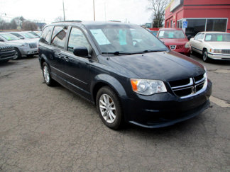 Used 2017 Dodge Grand Caravan SXT image 1