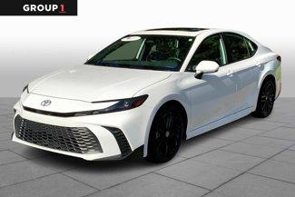 Certified 2025 Toyota Camry SE image 1