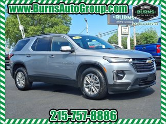 Used 2023 Chevrolet Traverse LT image 1