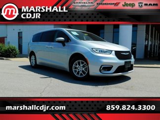 Used 2023 Chrysler Pacifica Touring-L image 1