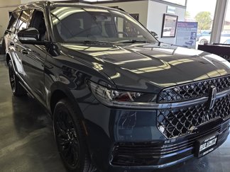 New 2025 Lincoln Navigator Reserve image 1