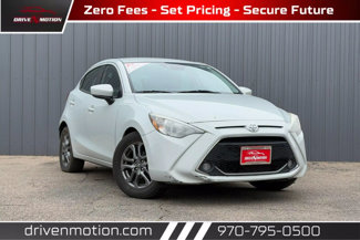 Used 2020 Toyota Yaris XLE image 1