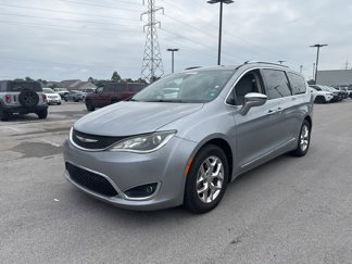 Used 2019 Chrysler Pacifica Limited image 1