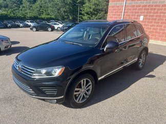 Used 2016 Volkswagen Touareg VR6 image 1
