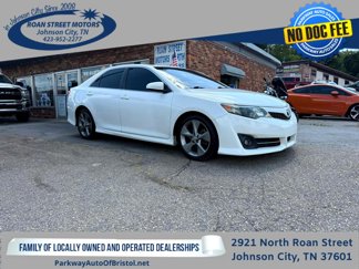 Used 2014 Toyota Camry L image 1