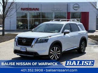 New 2025 Nissan Pathfinder Platinum image 1