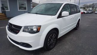 Used 2017 Dodge Grand Caravan SE image 1
