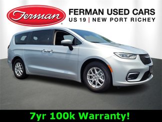 Used 2023 Chrysler Pacifica Touring-L image 1