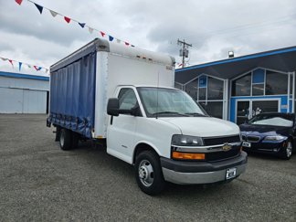 Used 2015 Chevrolet Express 4500 Extended image 1