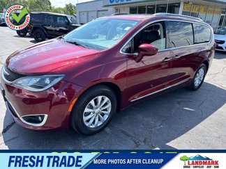 Used 2018 Chrysler Pacifica Touring-L image 1